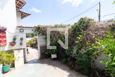 Casa à venda com 350m², 3 quartos e 3 vagasQuintal