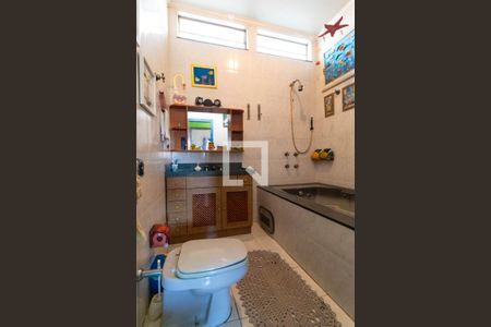 Casa à venda com 350m², 3 quartos e 3 vagasBanheiro