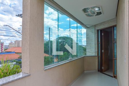Casa à venda com 250m², 3 quartos e 6 vagas Casa à venda com 250m², 3 quartos e 6 vagasHall de entrada