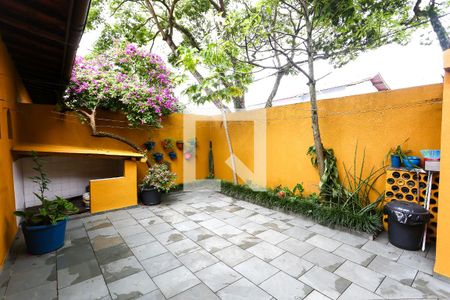 Casa à venda com 586m², 4 quartos e 5 vagas Casa à venda com 586m², 4 quartos e 5 vagasÁrea de Serviço