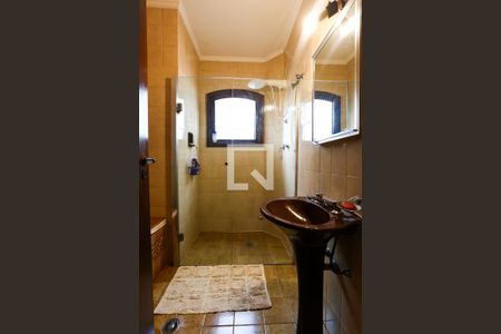 Casa à venda com 586m², 4 quartos e 5 vagas Casa à venda com 586m², 4 quartos e 5 vagasBanheiro