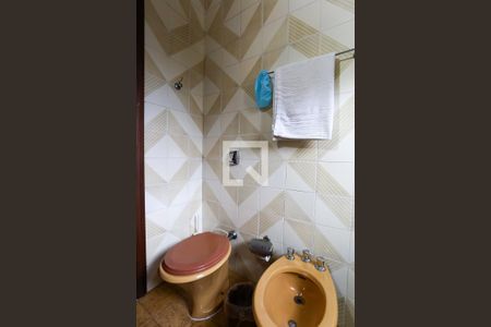 Casa à venda com 586m², 4 quartos e 5 vagas Casa à venda com 586m², 4 quartos e 5 vagasBanheiro da Suíte