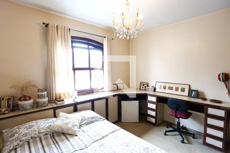 Casa à venda com 586m², 4 quartos e 5 vagas Casa à venda com 586m², 4 quartos e 5 vagassuíte 1