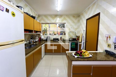 Casa à venda com 586m², 4 quartos e 5 vagas Casa à venda com 586m², 4 quartos e 5 vagasCozinha