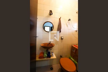 Casa à venda com 586m², 4 quartos e 5 vagas Casa à venda com 586m², 4 quartos e 5 vagasÁrea de Serviço