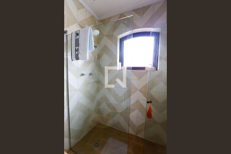 Casa à venda com 586m², 4 quartos e 5 vagas Casa à venda com 586m², 4 quartos e 5 vagasBanheiro da Suíte