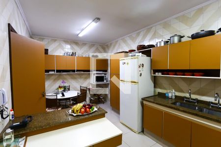 Casa à venda com 586m², 4 quartos e 5 vagas Casa à venda com 586m², 4 quartos e 5 vagasCozinha