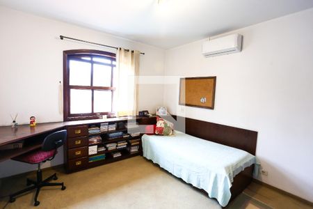 Casa à venda com 586m², 4 quartos e 5 vagas Casa à venda com 586m², 4 quartos e 5 vagasquarto 1