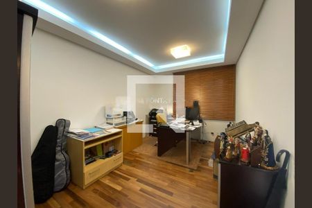 Apartamento à venda com 242m², 3 quartos e 3 vagas