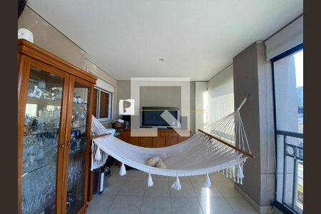 Apartamento à venda com 242m², 3 quartos e 3 vagas