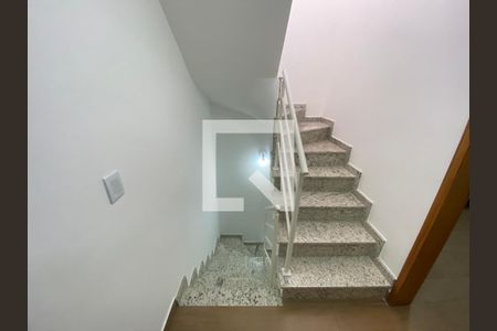 Quarto - Escada de casa de condomínio para alugar com 2 quartos, 110m² em Vila Gustavo, São Paulo