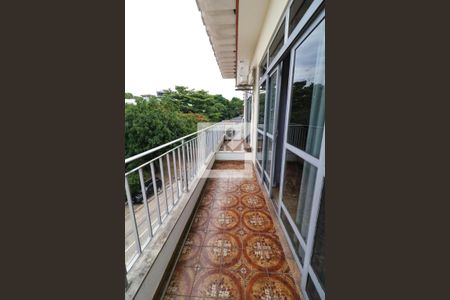 Casa à venda com 284m², 4 quartos e 3 vagasVaranda da Suíte 1