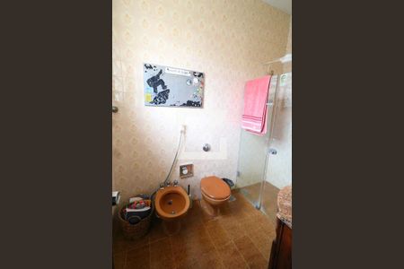 Casa à venda com 284m², 4 quartos e 3 vagasBanheiro da Suíte 2