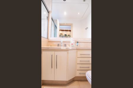 Apartamento para alugar com 312m², 4 quartos e 4 vagasBanheiro da Suíte 2