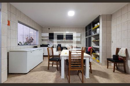 Casa à venda com 400m², 4 quartos e 10 vagas Casa à venda com 400m², 4 quartos e 10 vagasCobertura