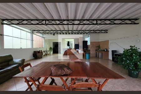 Casa à venda com 400m², 4 quartos e 10 vagas Casa à venda com 400m², 4 quartos e 10 vagasCobertura