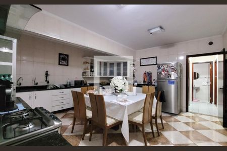 Casa à venda com 400m², 4 quartos e 10 vagas Casa à venda com 400m², 4 quartos e 10 vagasCozinha