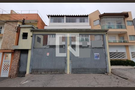 Casa à venda com 400m², 4 quartos e 10 vagas Casa à venda com 400m², 4 quartos e 10 vagasFachada