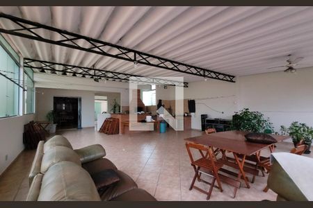 Casa à venda com 400m², 4 quartos e 10 vagas Casa à venda com 400m², 4 quartos e 10 vagasCobertura