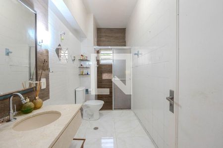 Apartamento à venda com 120m², 2 quartos e sem vaga Apartamento à venda com 120m², 2 quartos e sem vagaBanheiro