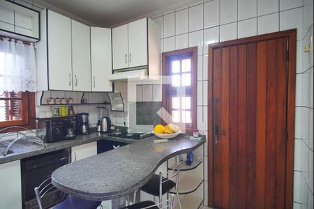 Casa à venda com 360m², 3 quartos e 2 vagas Casa à venda com 360m², 3 quartos e 2 vagasCozinha