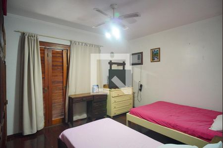 Casa à venda com 360m², 3 quartos e 2 vagas Casa à venda com 360m², 3 quartos e 2 vagasQuarto 1