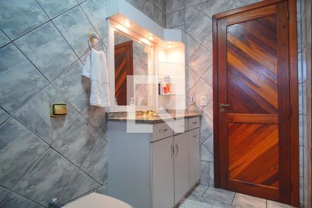 Casa à venda com 360m², 3 quartos e 2 vagas Casa à venda com 360m², 3 quartos e 2 vagasBanheiro 1