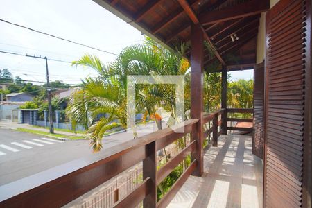 Casa à venda com 360m², 3 quartos e 2 vagas Casa à venda com 360m², 3 quartos e 2 vagasvaranda da suite