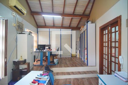 Casa à venda com 350m², 3 quartos e 5 vagasEscritório