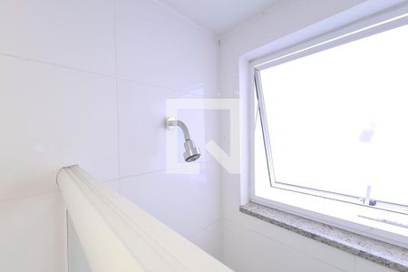 Apartamento à venda com 80m², 2 quartos e sem vagaBanheiro