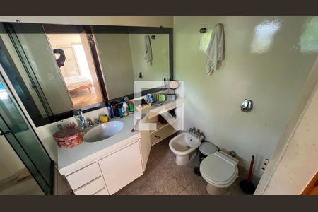 Casa para alugar com 350m², 3 quartos e 4 vagas Casa para alugar com 350m², 3 quartos e 4 vagasBanheiro da Suíte