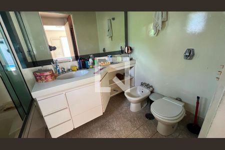 Casa para alugar com 350m², 3 quartos e 4 vagas Casa para alugar com 350m², 3 quartos e 4 vagasBanheiro da Suíte