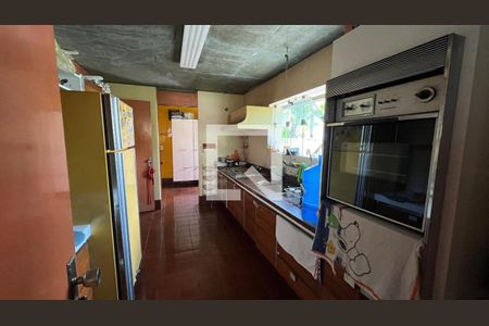 Casa para alugar com 350m², 3 quartos e 4 vagas Casa para alugar com 350m², 3 quartos e 4 vagasCozinha