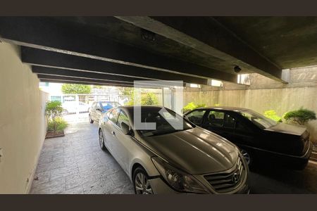 Casa para alugar com 350m², 3 quartos e 4 vagas Casa para alugar com 350m², 3 quartos e 4 vagasGaragem