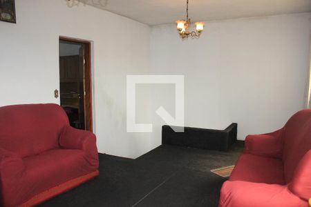 Casa à venda com 200m², 4 quartos e 3 vagasSala superior de acesso aos quartos/suíte