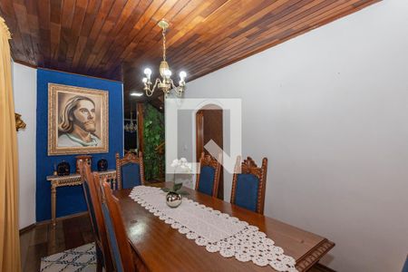 Casa à venda com 300m², 3 quartos e 5 vagas Casa à venda com 300m², 3 quartos e 5 vagasSala