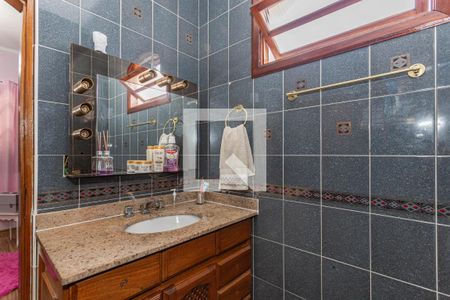 Casa à venda com 300m², 3 quartos e 5 vagas Casa à venda com 300m², 3 quartos e 5 vagasBanheiro suite