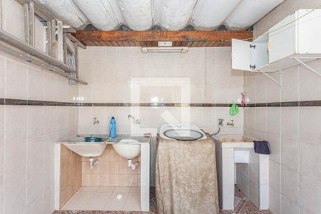 Casa à venda com 300m², 3 quartos e 5 vagas Casa à venda com 300m², 3 quartos e 5 vagasArea de Serviços/Varanda