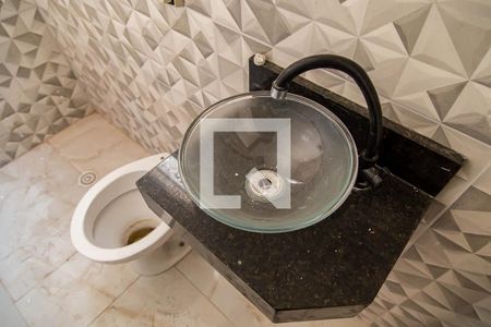 Casa à venda com 130m², 3 quartos e 1 vagaBanheiro da Suíte 2 - Pia