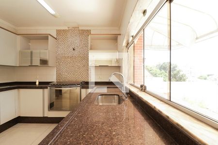 Casa à venda com 505m², 5 quartos e 6 vagasCozinha