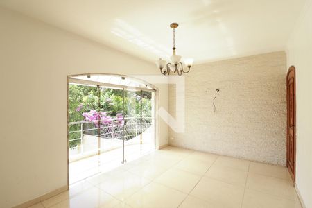 Casa à venda com 505m², 5 quartos e 6 vagasCozinha