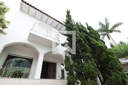 Casa à venda com 505m², 5 quartos e 6 vagasEntrada