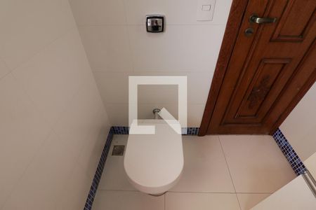 Casa à venda com 505m², 5 quartos e 6 vagasBanheiro da Suíte 4