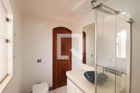 Casa à venda com 505m², 5 quartos e 6 vagasBanheiro da Suíte 4