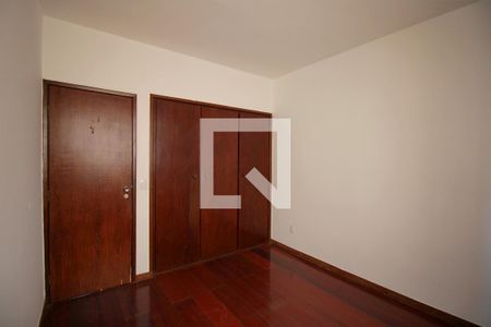 Apartamento à venda com 140m², 4 quartos e 2 vagasQuarto 