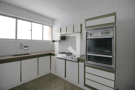 Apartamento à venda com 140m², 4 quartos e 2 vagasCozinha
