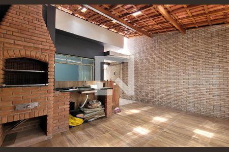 Casa à venda com 125m², 3 quartos e 1 vaga Casa à venda com 125m², 3 quartos e 1 vagaChurrasqueira