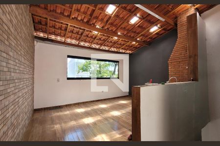 Casa à venda com 125m², 3 quartos e 1 vaga Casa à venda com 125m², 3 quartos e 1 vagaChurrasqueira