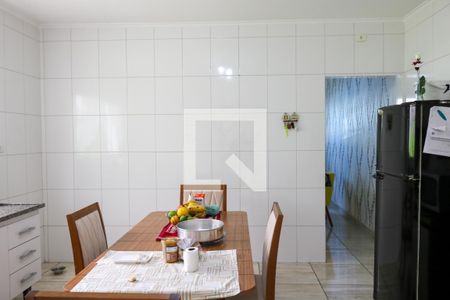 Casa à venda com 118m², 3 quartos e 2 vagas Casa à venda com 118m², 3 quartos e 2 vagasCozinha