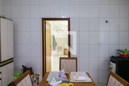 Casa à venda com 118m², 3 quartos e 2 vagas Casa à venda com 118m², 3 quartos e 2 vagasCozinha